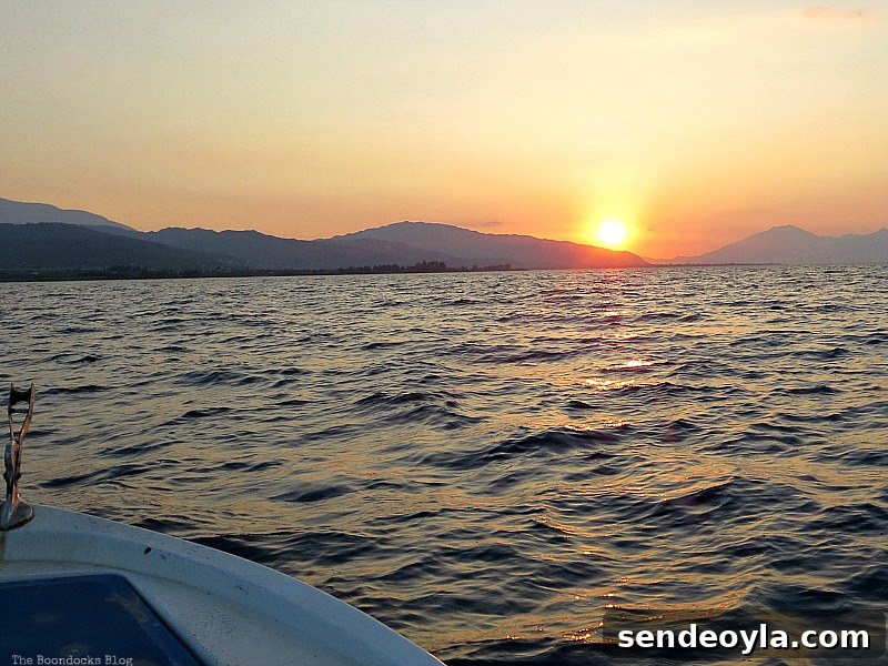 The sun is sinking, A Boat Ride into the Sunset www.theboondocksblog.com