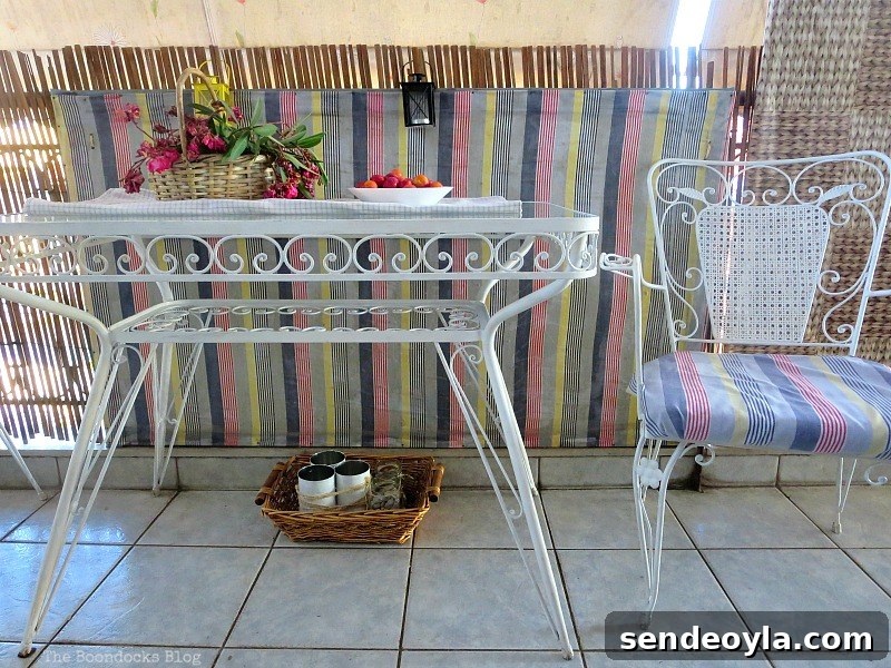 Screen and matching chairs, A Tour of the Balcony, Part 1 www.theboondocksblog.com