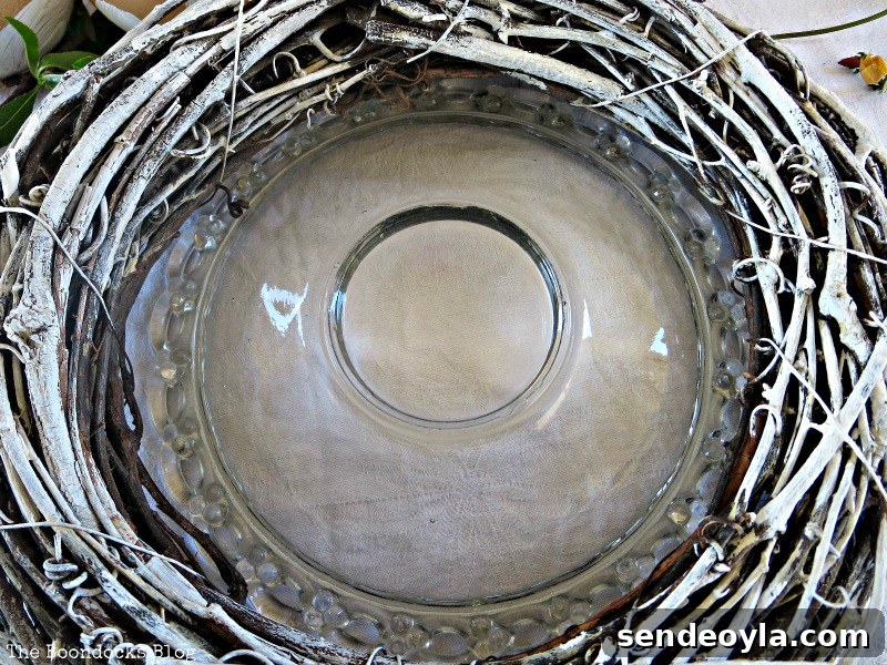Adding the wreath on the base, A nest for my rustic eggs www.theboondocksblog.com
